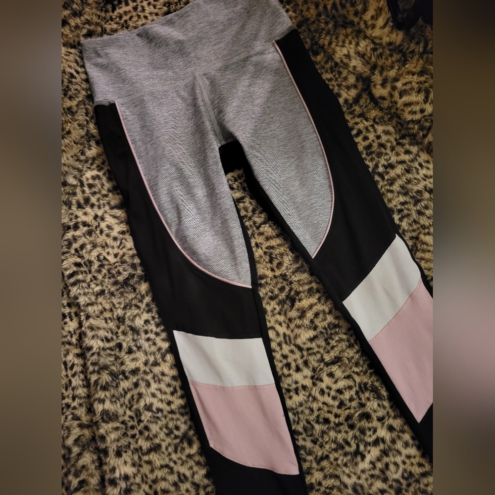 Ultimate leggings Victoria's secret - Picture 2 of 6